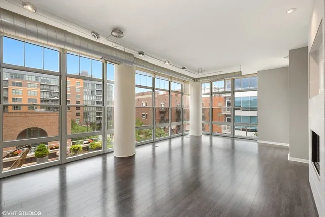 1200 W Monroe Apartments