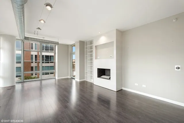 1200 W Monroe Apartments