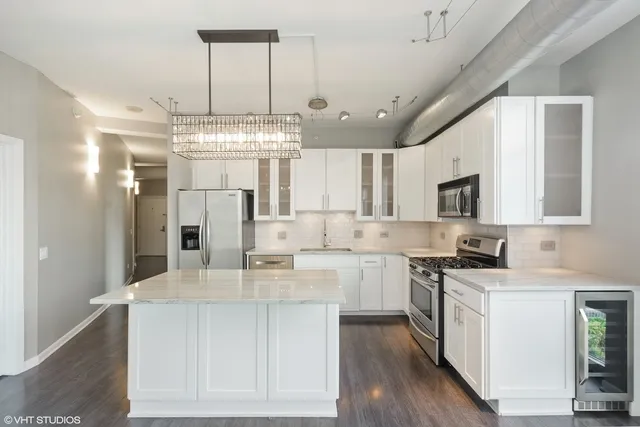 1200 W Monroe Apartments