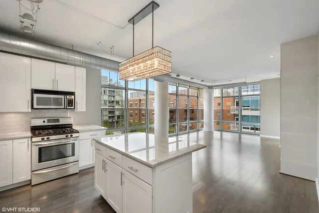 1200 W Monroe Apartments