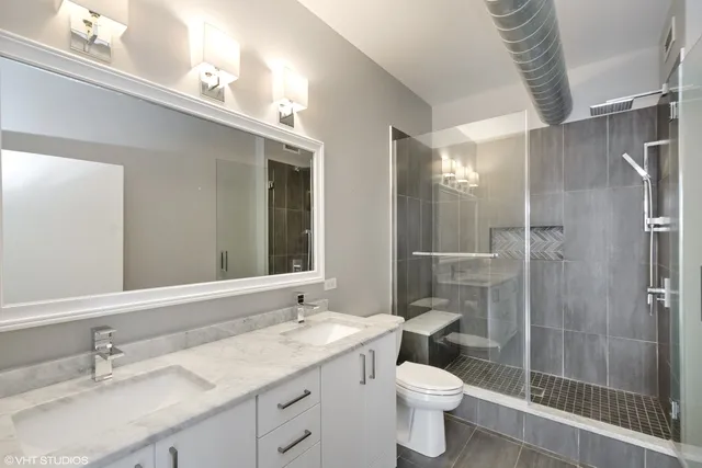 1200 W Monroe Apartments