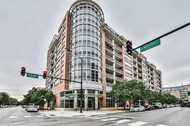 1200 W Monroe Apartments 
