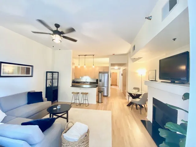 1201 West Adams Apartments