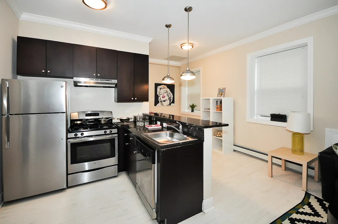 1246 West Pratt Apartments