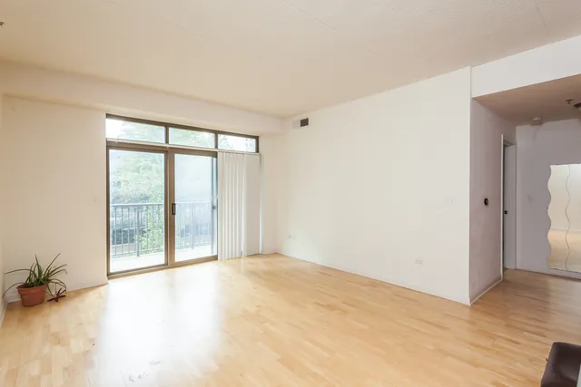 1250 South Indiana Apartments