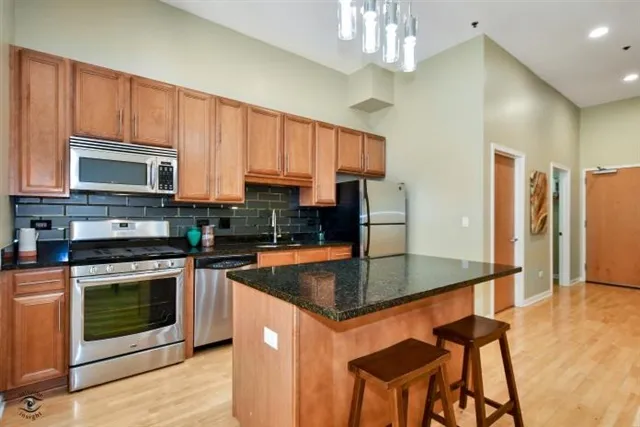 1250 South Indiana Apartments