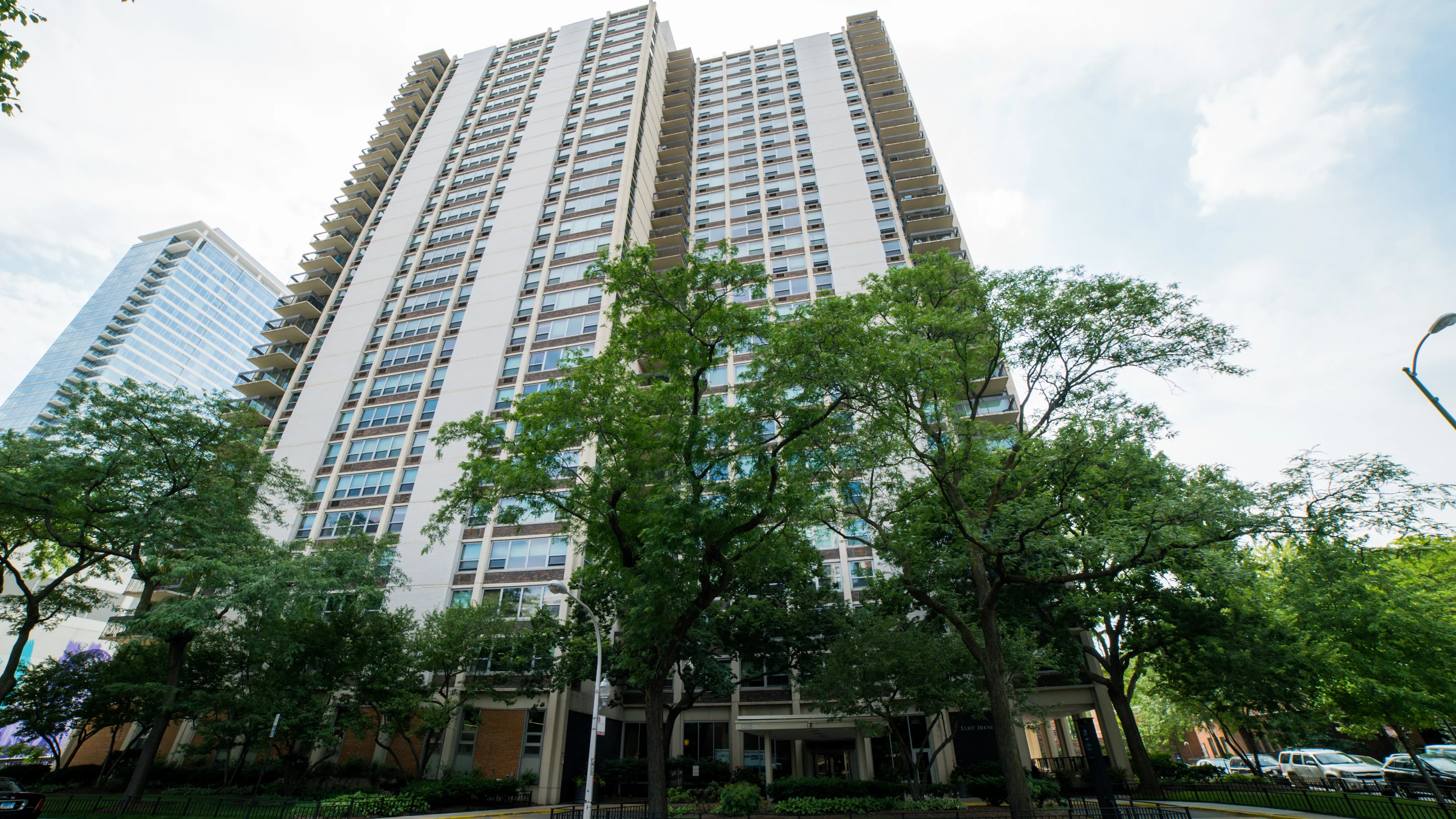 1255 N SANDBURG TER 60610-Eliot House-Chicago-IL