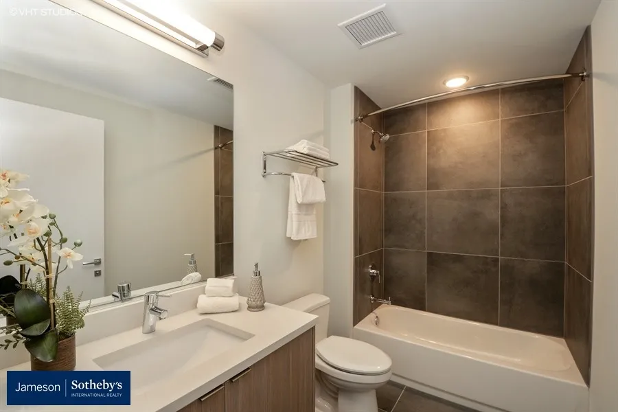 living room at 1407 On Michigan Apartments at 1407 South Michigan Ave