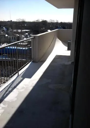 exterior facade of Oakview Towers Apartments in Oak Park IL