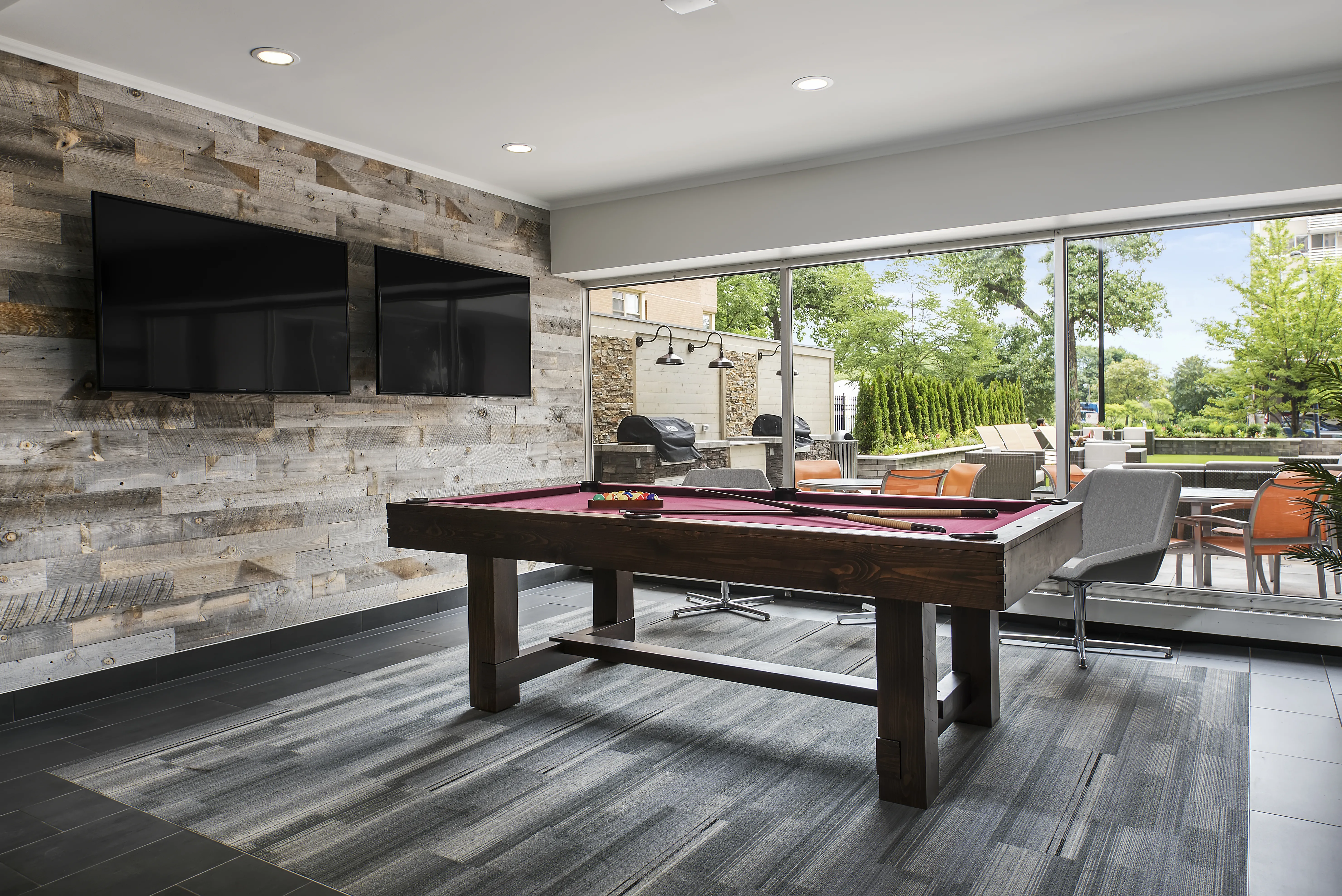 The Bryn Apartments in Edgewater, Chicago