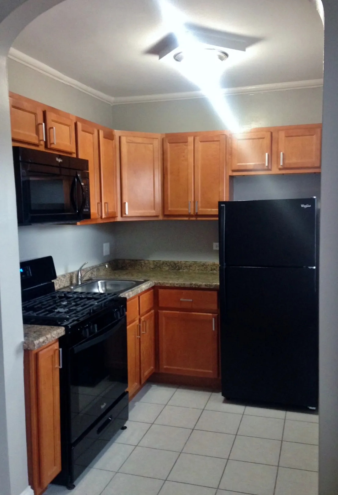 1261 West Argyle Apartments