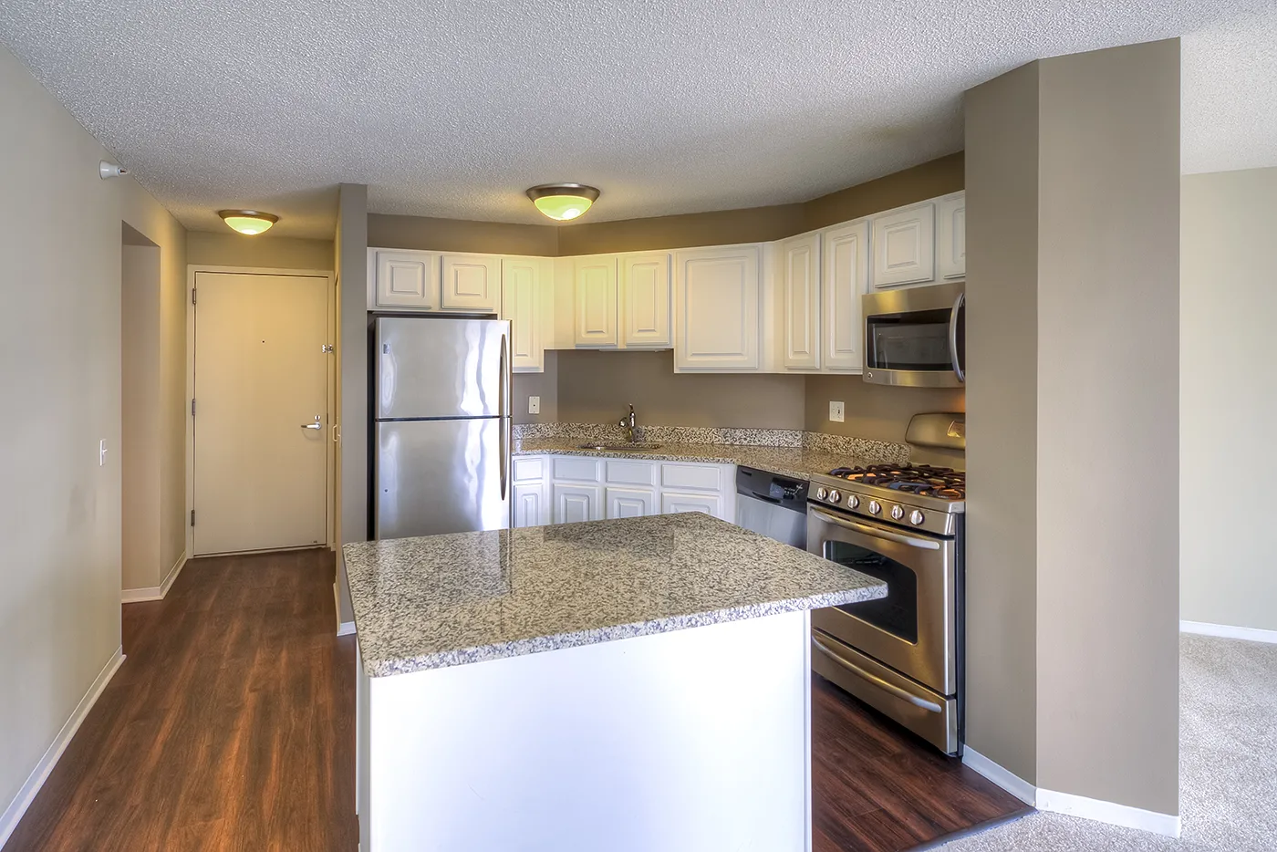 Grand Plaza Apartments