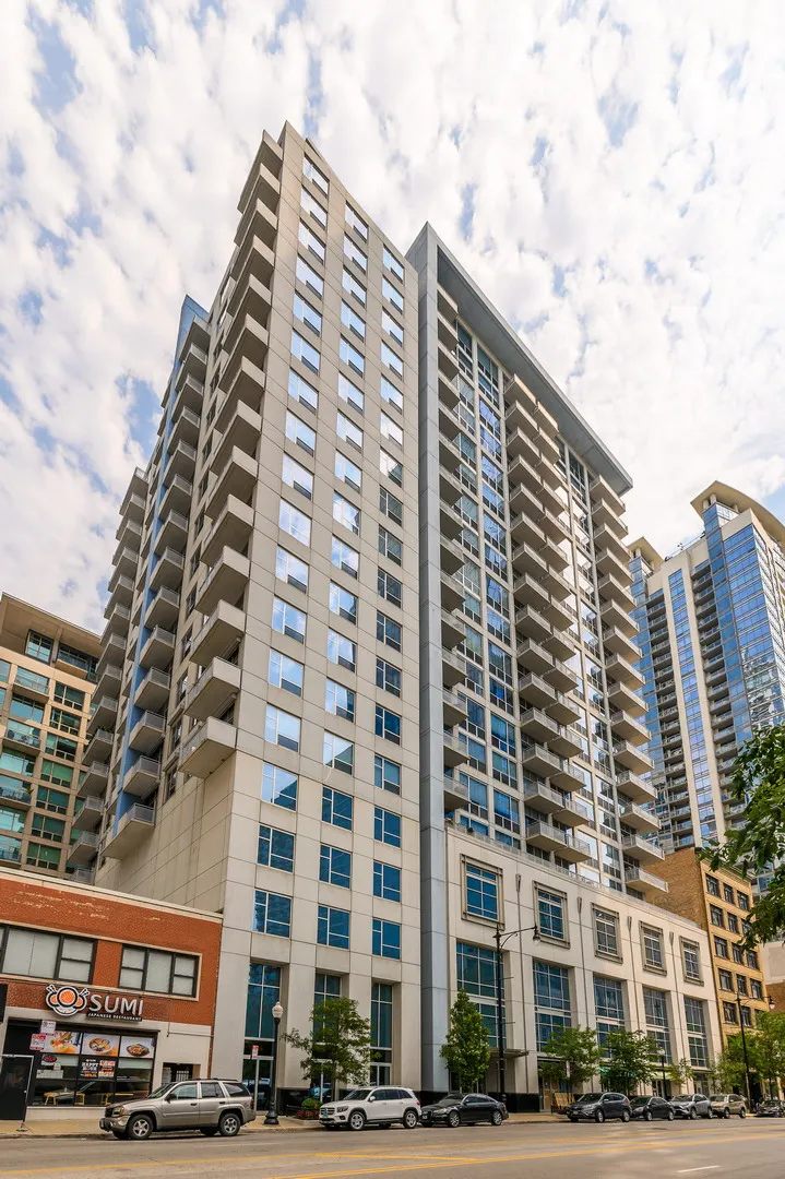 1305 S Michigan Apartments