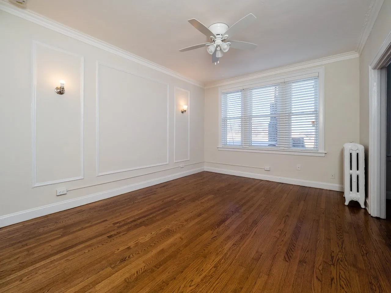 1310 West Lunt Apartments