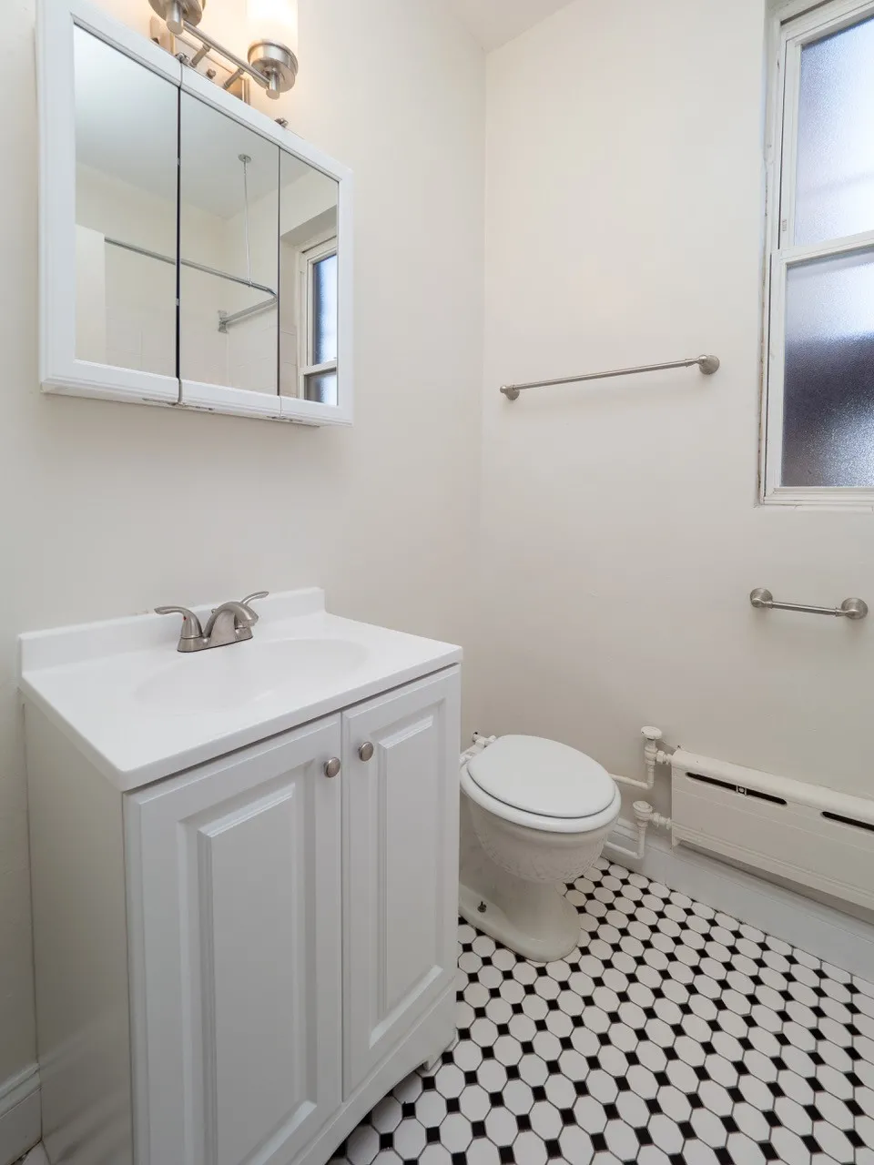 1310 West Lunt Apartments