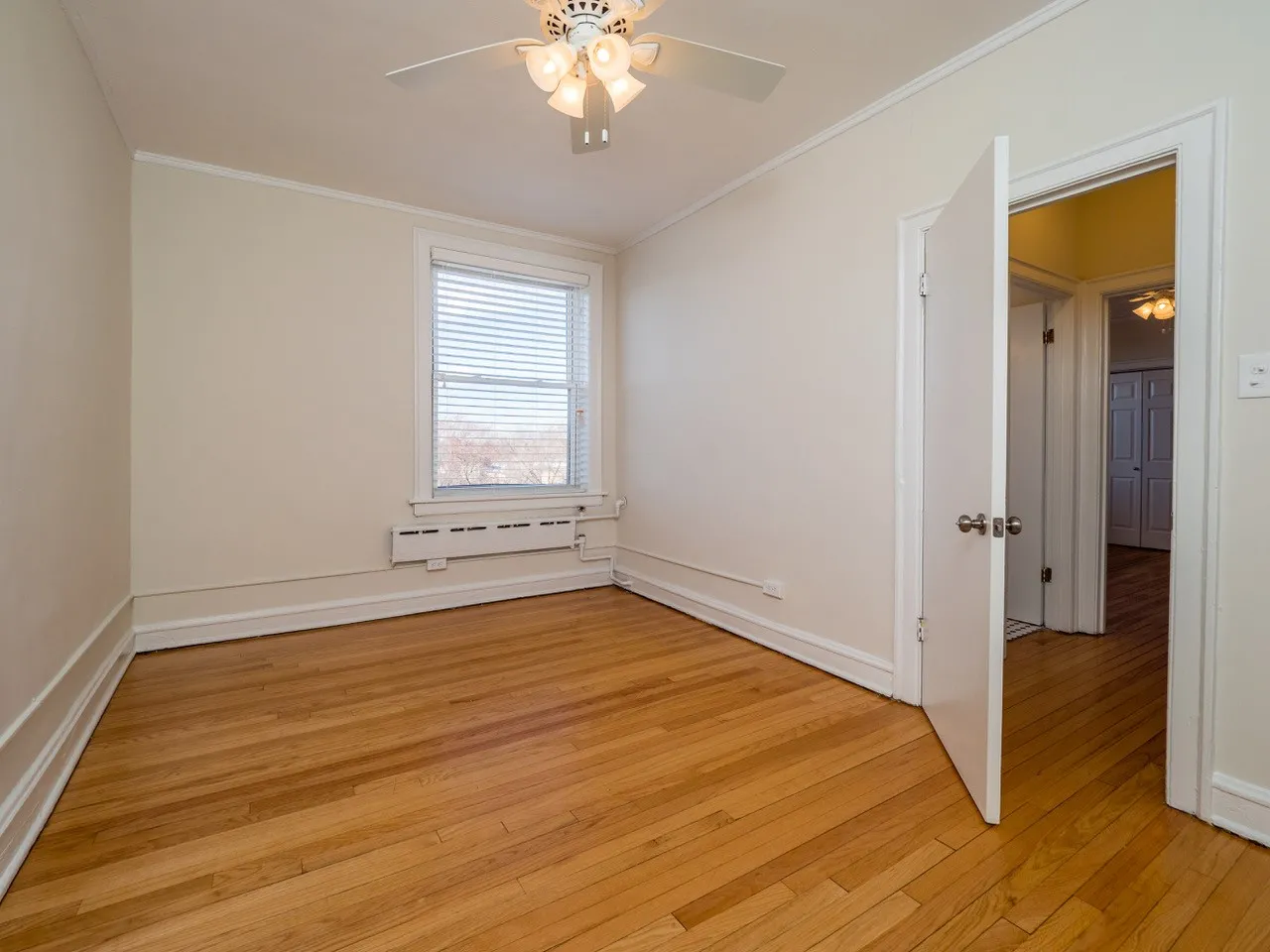 1310 West Lunt Apartments