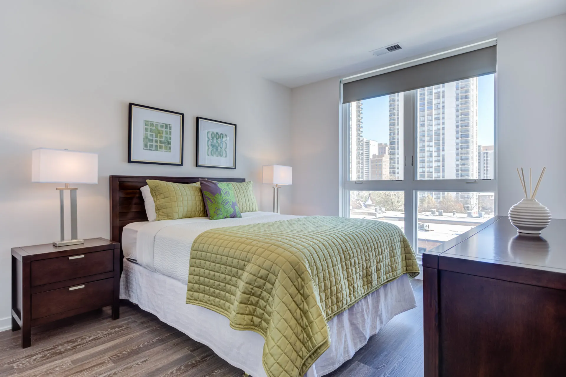 1325 North Wells Apartments