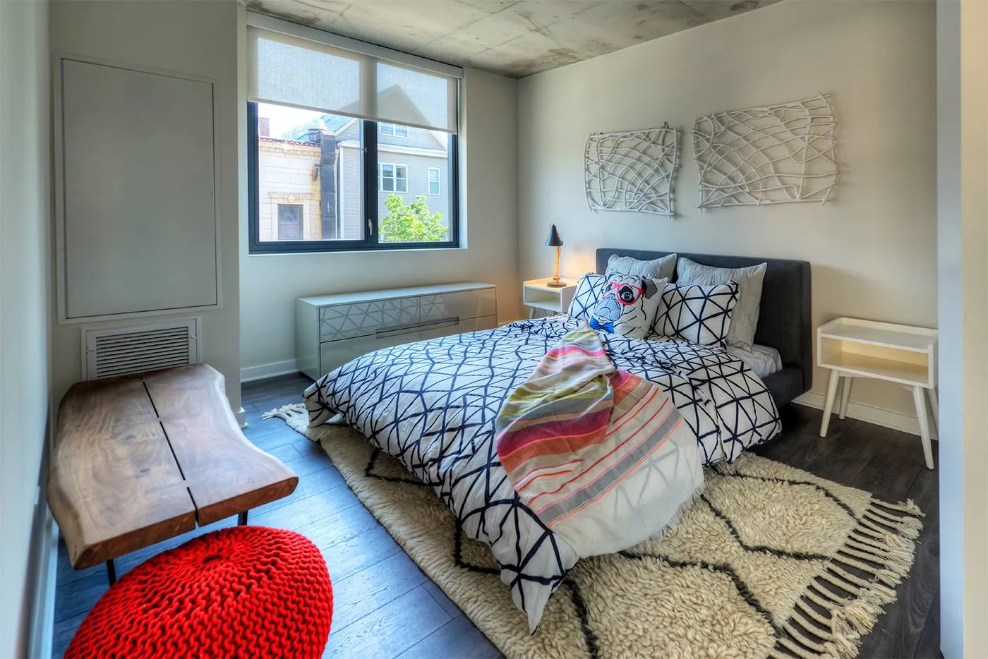 furnished living room at Centrum Lakeview Apartments at 1714 West Roscoe