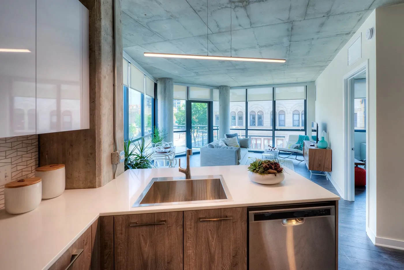 furnished living room at Centrum Lakeview Apartments at 1714 West Roscoe