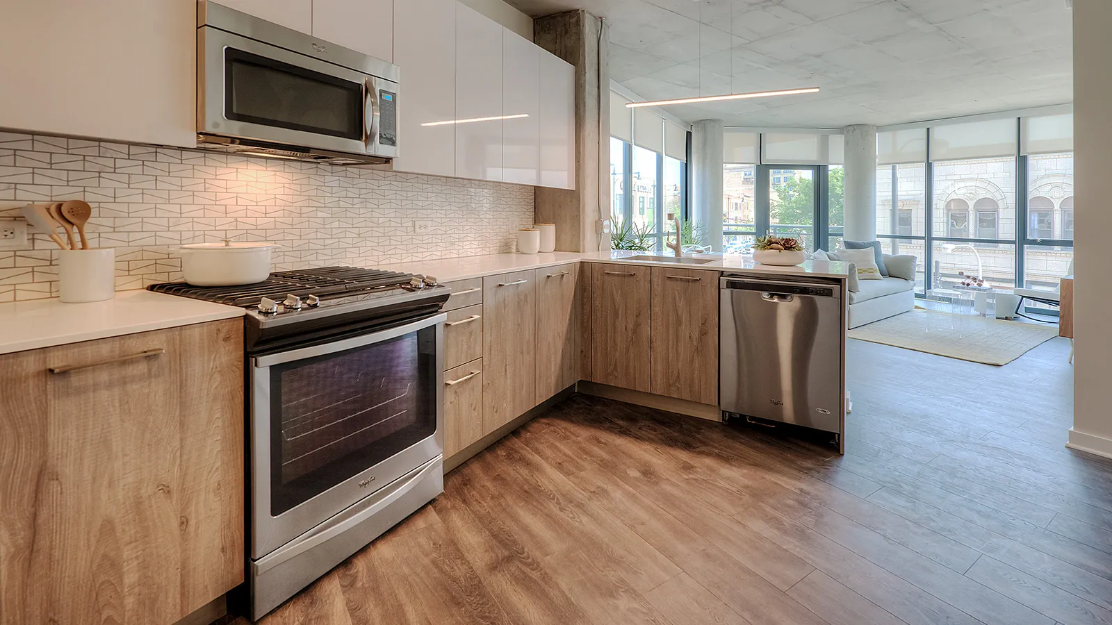 furnished living room at Centrum Lakeview Apartments at 1714 West Roscoe