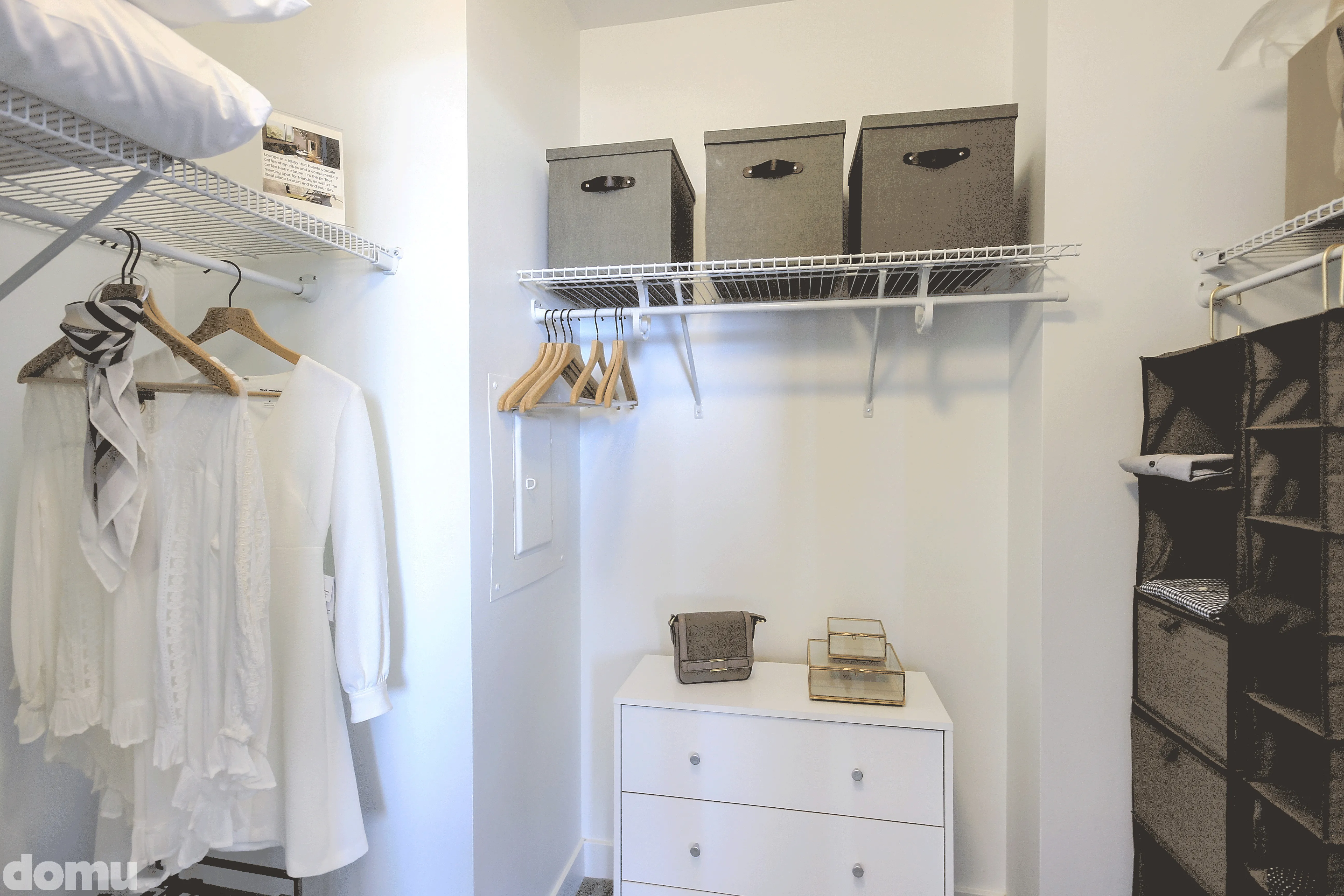 dining room and kitchen at The Kent Apartments in Lincoln Park Chicago