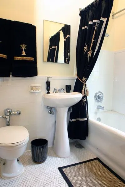 facade of the original historic The Mayfair Apartments in Hyde Park Chicago