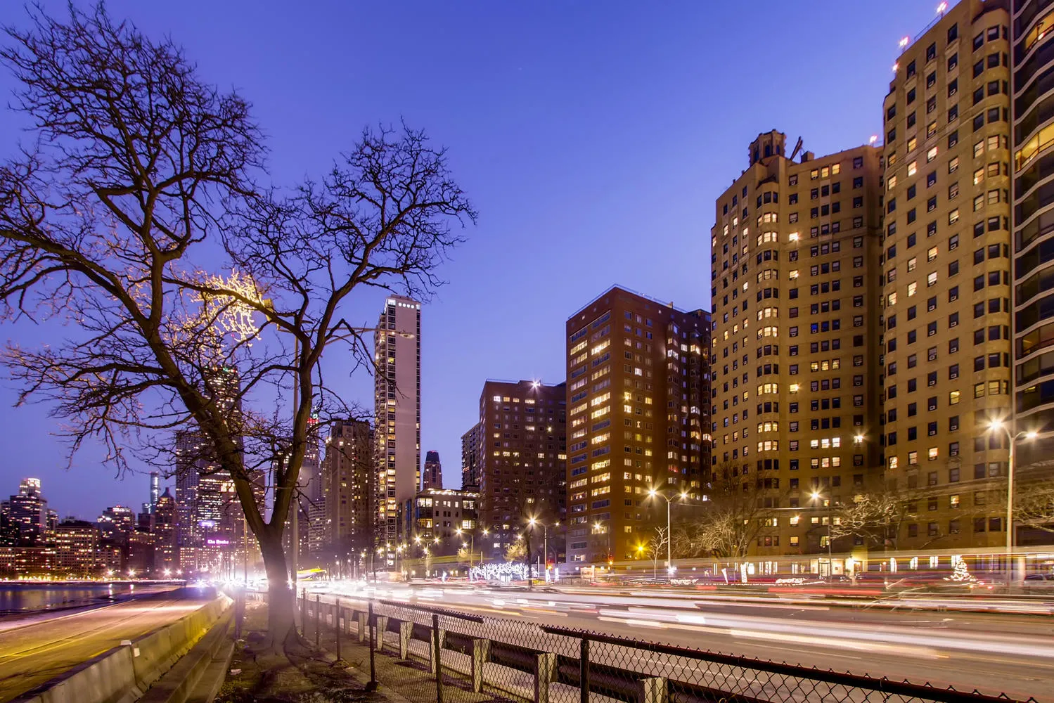 The Deco North Lakeshore Apartments