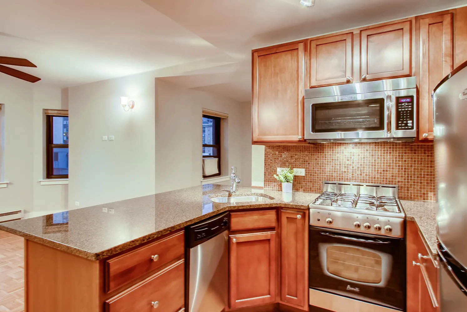 The Deco North Lakeshore Apartments