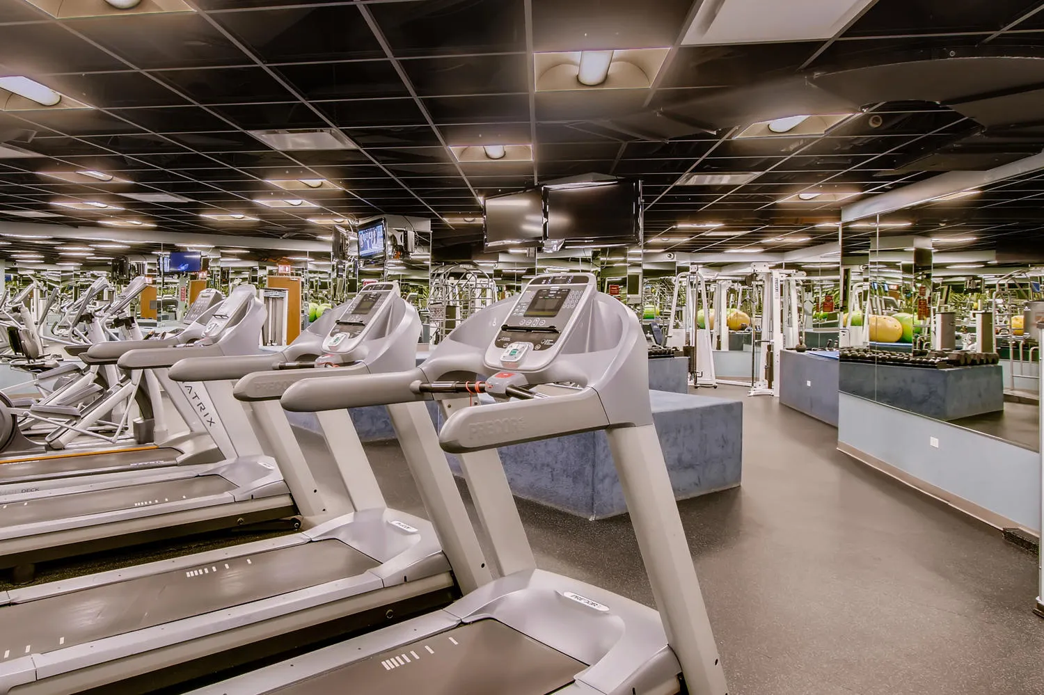 The Deco North Lakeshore Apartments