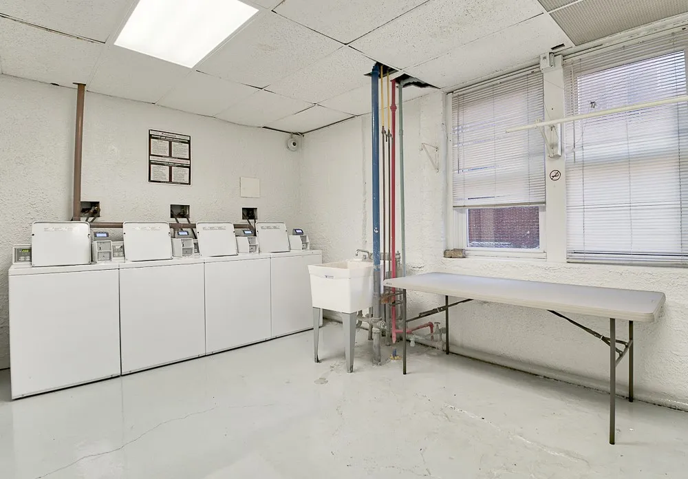 1412 West Chase Apartments