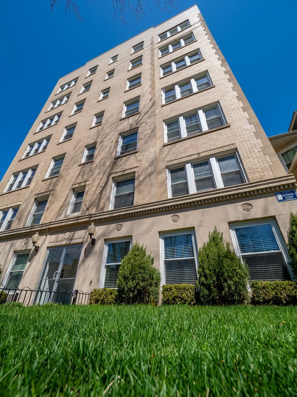 1412 West Chase Apartments