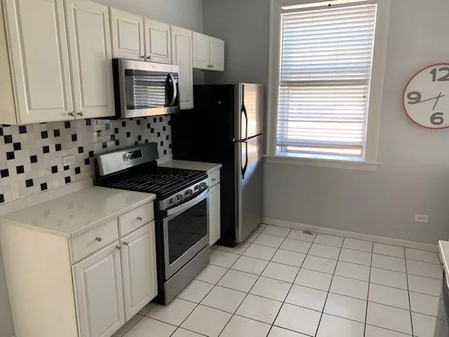 1420 W Farragut Ave 60640-unit#3-Chicago-IL