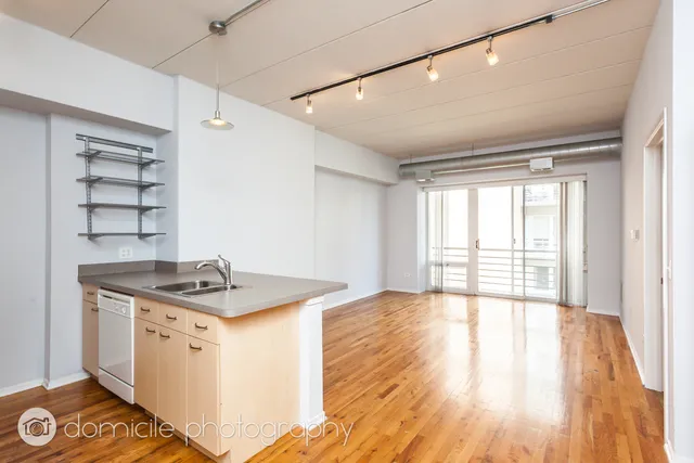 1440 S Michigan Apartments