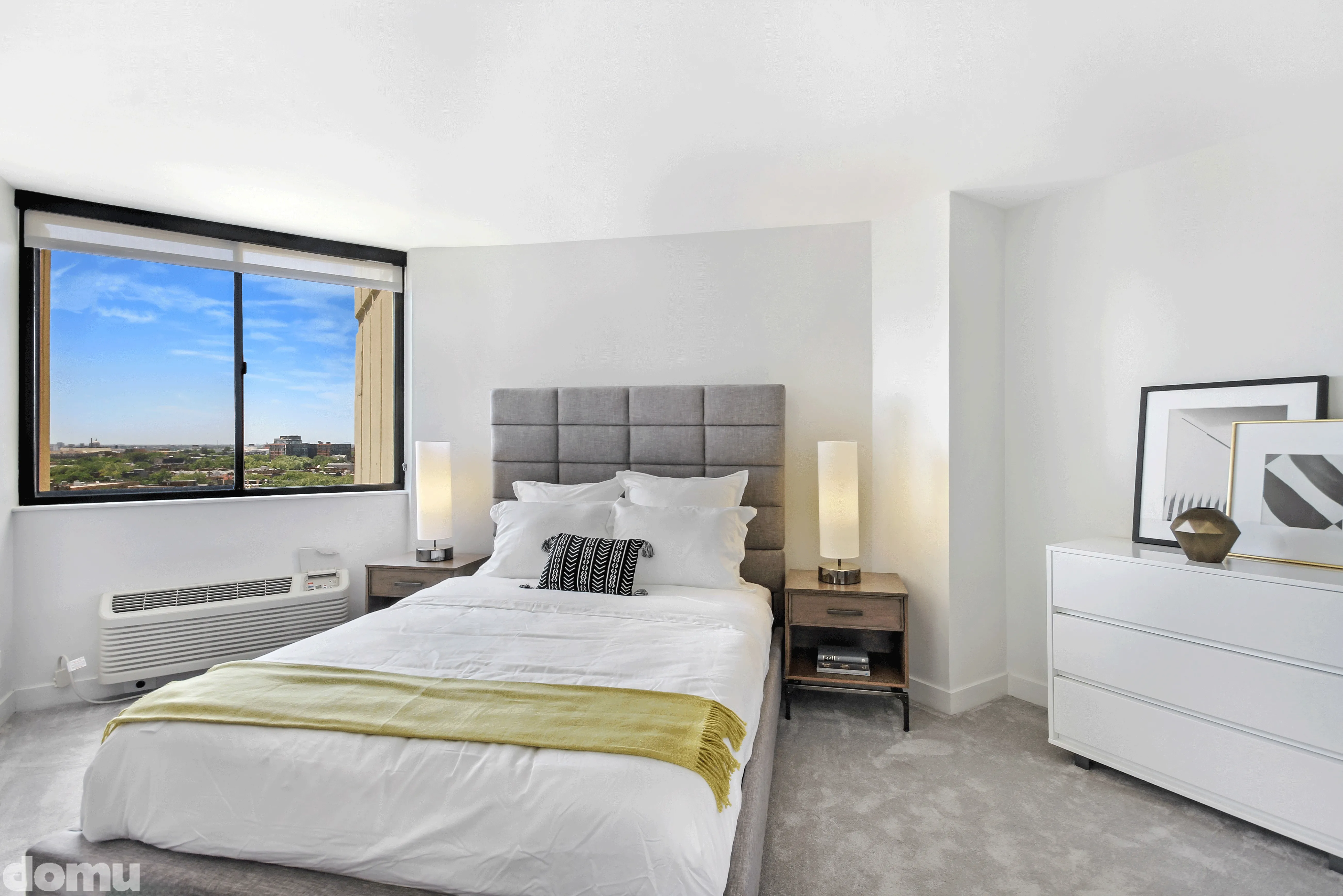 dining room and kitchen at The Kent Apartments in Lincoln Park Chicago