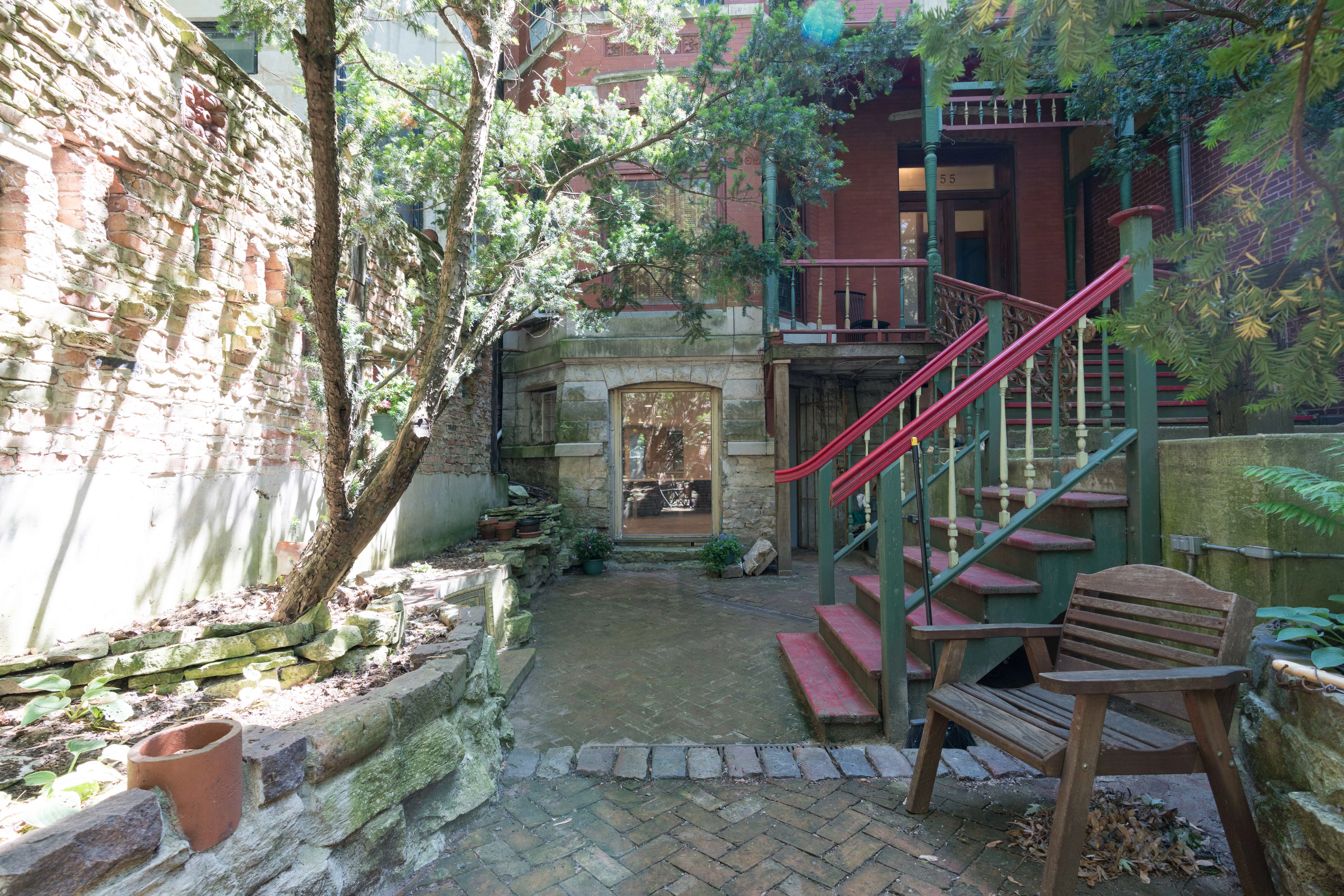655 W Wrightwood Ave 60614-unit#1F-Chicago-IL
