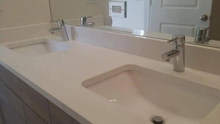 1952 West Erie Apartments