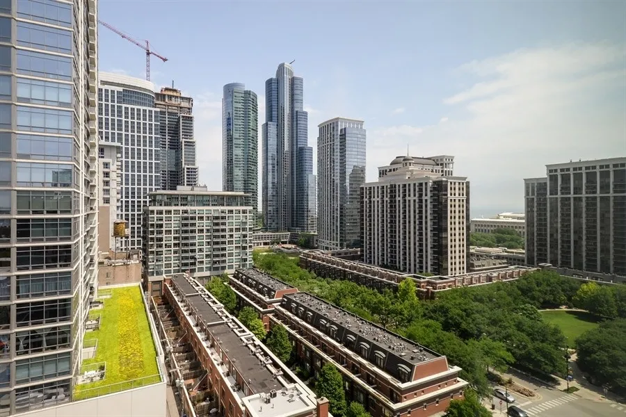 living room at 1407 On Michigan Apartments at 1407 South Michigan Ave