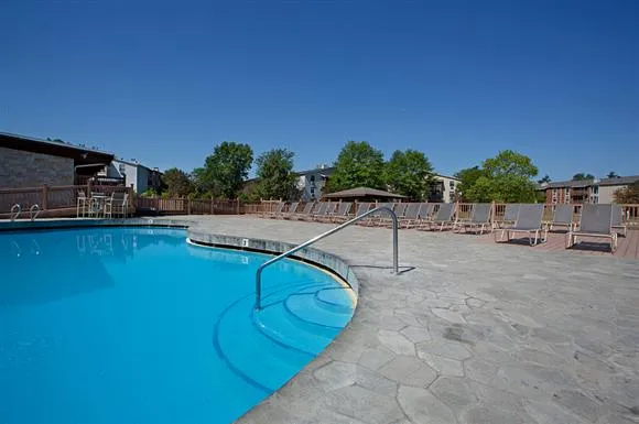 Barrington Lake Apartments