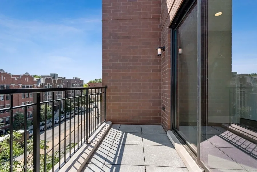 3720 North Ashland Apartments