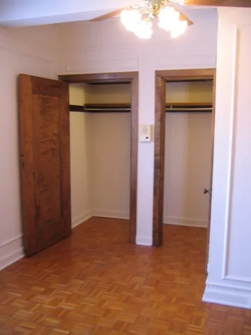 300 sq ft studios - studio closets