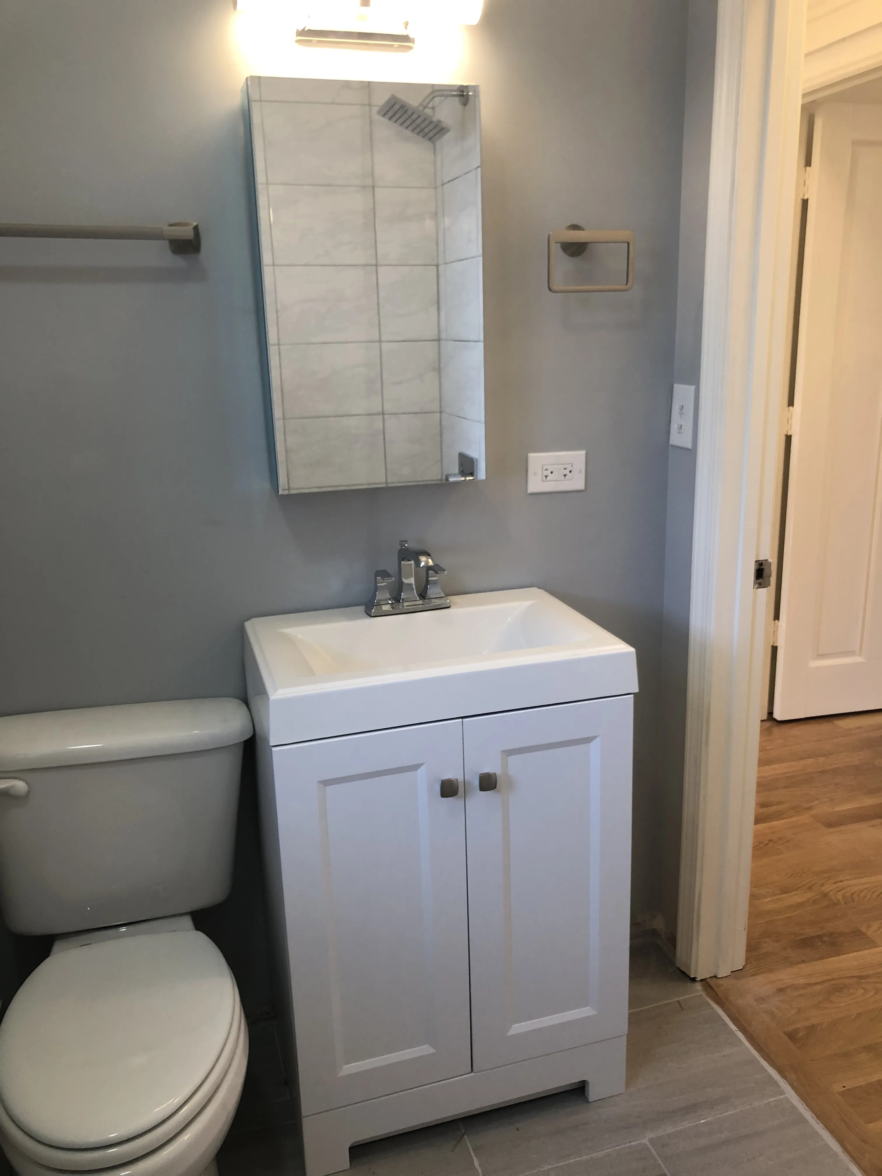 entry courtyard to 4520 North Malden Apartments