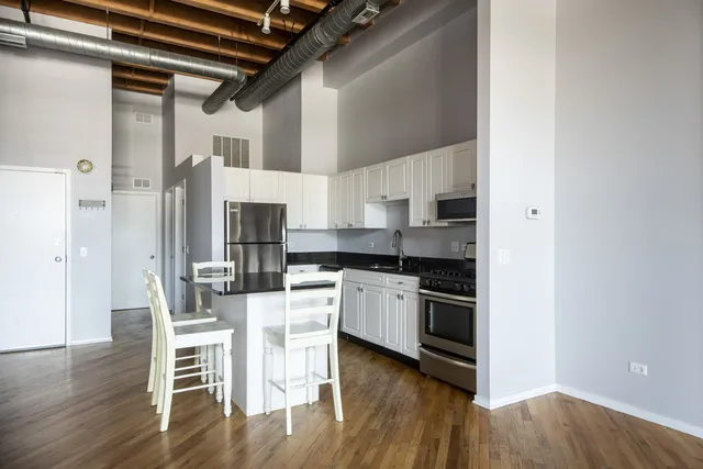 1601 S Indiana Lofts