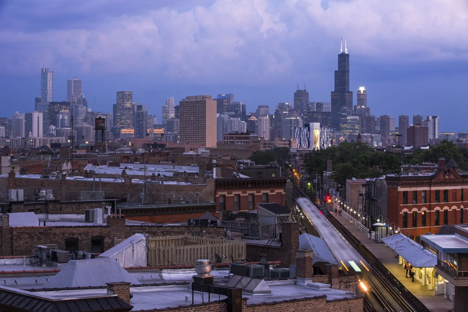 1611 West Division Apartments