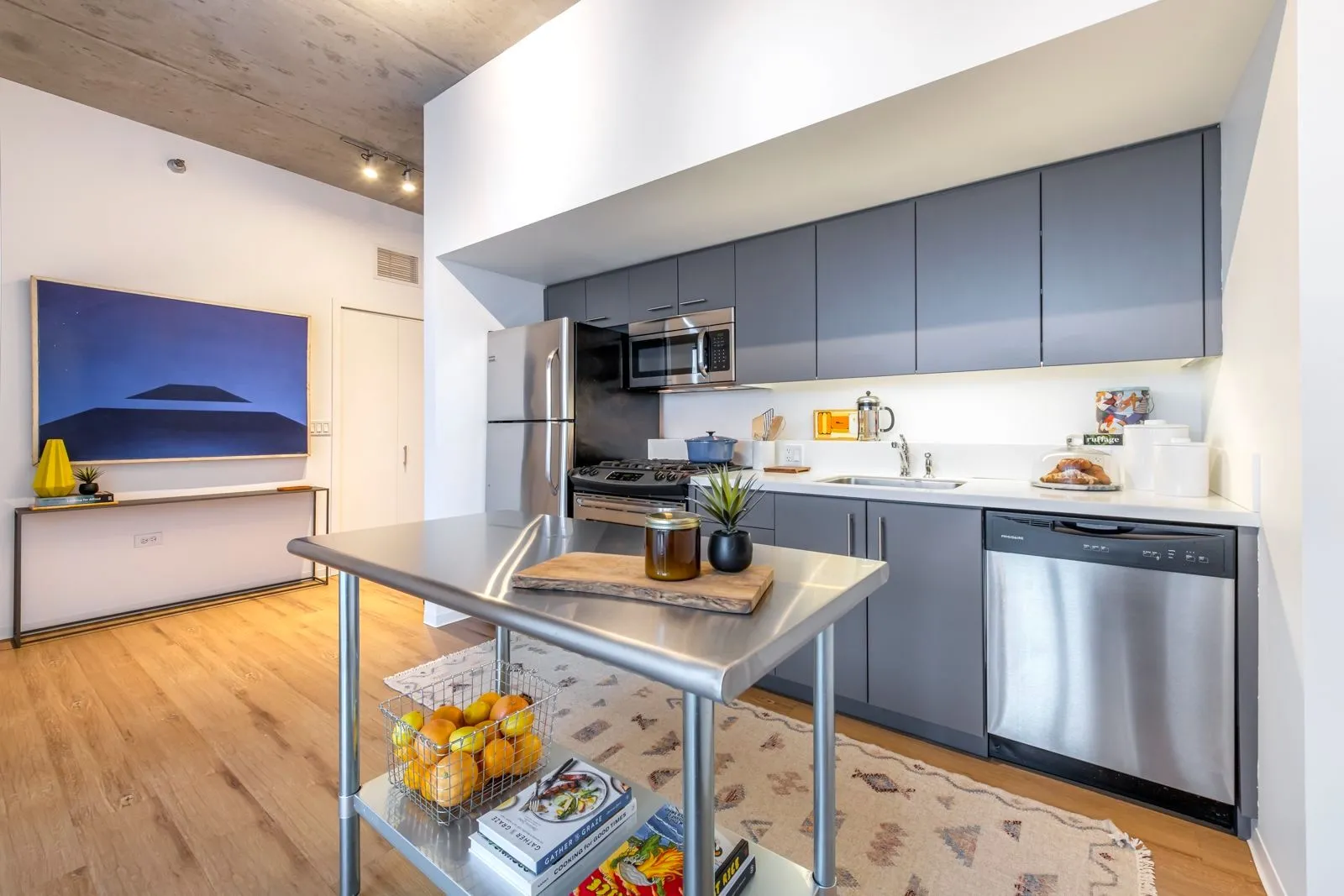 1611 West Division Apartments in Wicker Park, Chicago