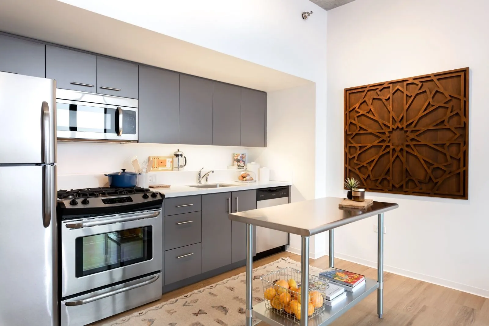 1611 West Division Apartments