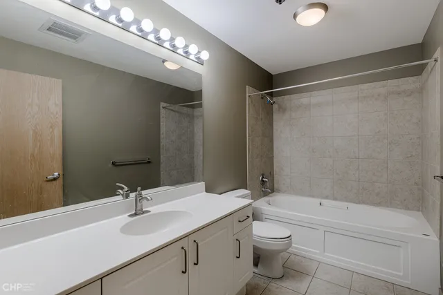 1620 S Michigan Apartments