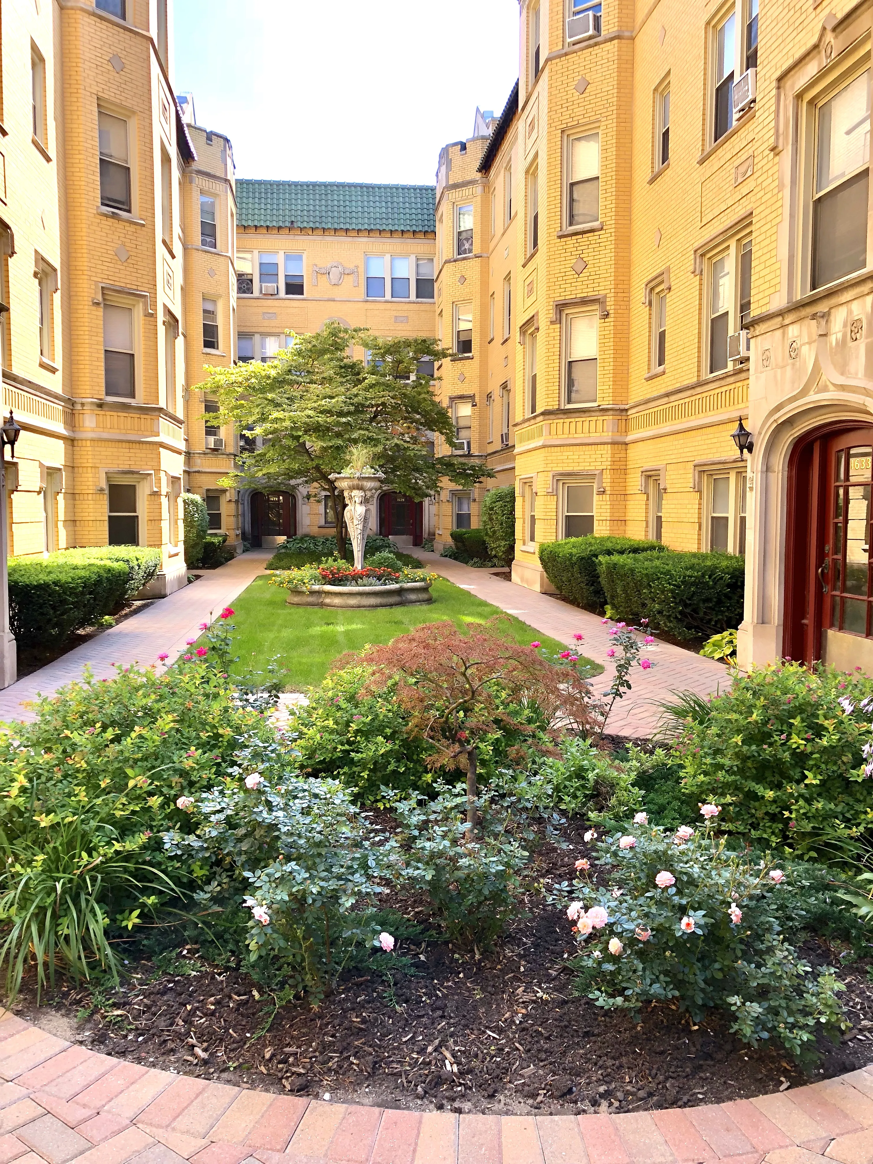 1623 W LUNT AVE 60626-1623-1633 West Lunt-Chicago-IL