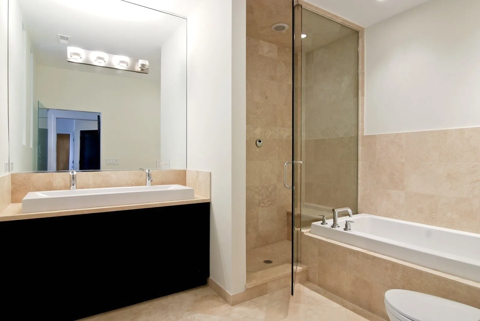 1635 West Cortland Apartments