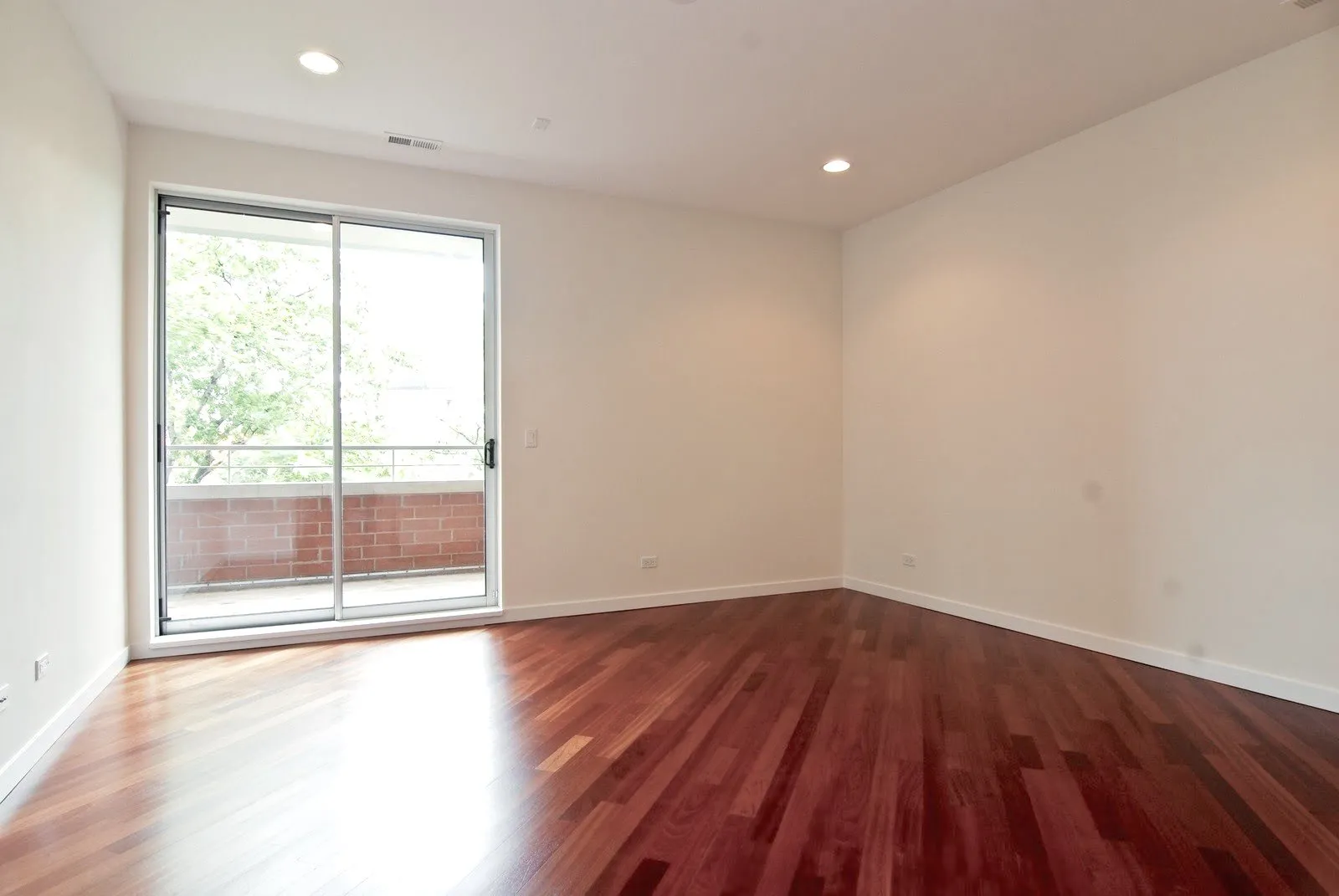 1635 West Cortland Apartments