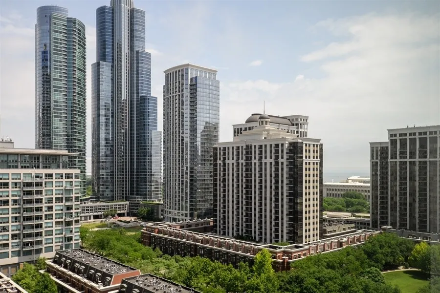 living room at 1407 On Michigan Apartments at 1407 South Michigan Ave